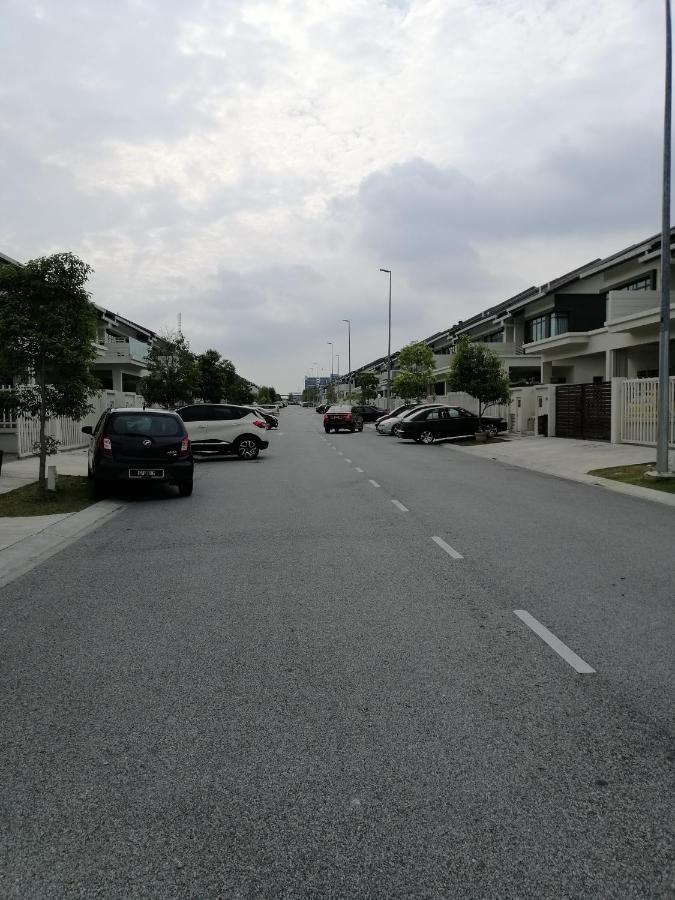 A&D Home-Stay @Kota Warisan, Sepang Buitenkant foto